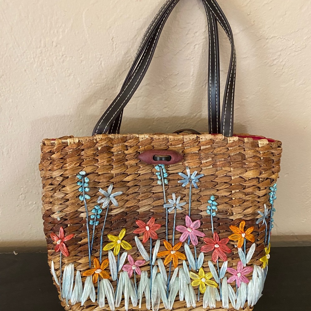 Vintage August Raffia Straw Tote Bag Embroidered Floral Wood Toggle Handbag
